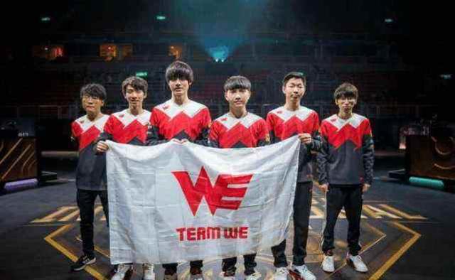 🤔德媒：滕哈赫违反协议干预阵容，还屡次推荐自己经纪公司球员