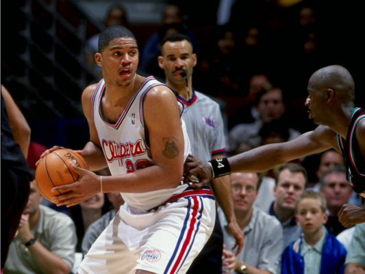 媒体人：新疆将和前北京小外纳托尔签约 球员上季场均13+5