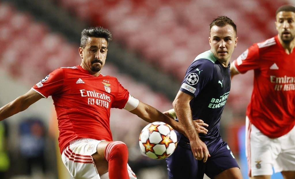 体育本台评论：中国足球不应抛弃资本投入