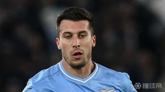 谁能做到❓本赛季仍有4队能争夺三冠王：皇马、巴黎、巴萨、国米.