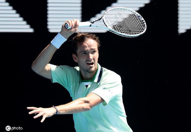 足协杯-奇塔迪尼双响奥斯卡点射 海港3-2申花.