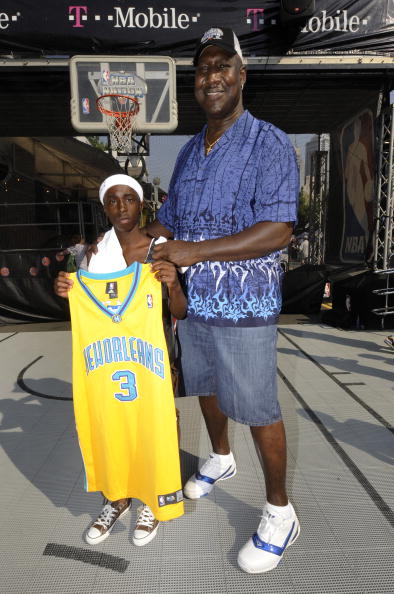 国王vs活塞前瞻：德罗赞率队冲击3连胜 坎宁安欲守卫汽车城